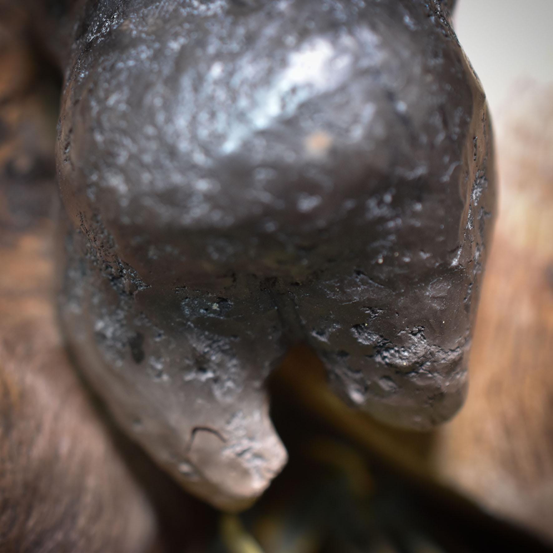 Einzigartiges handgefertigtes Amulett aus Rauchbrand-Ton – Spiritueller Glücksbringer und Fruchtbarkeitsgöttin Anhänger Art.Nr.: AMU006