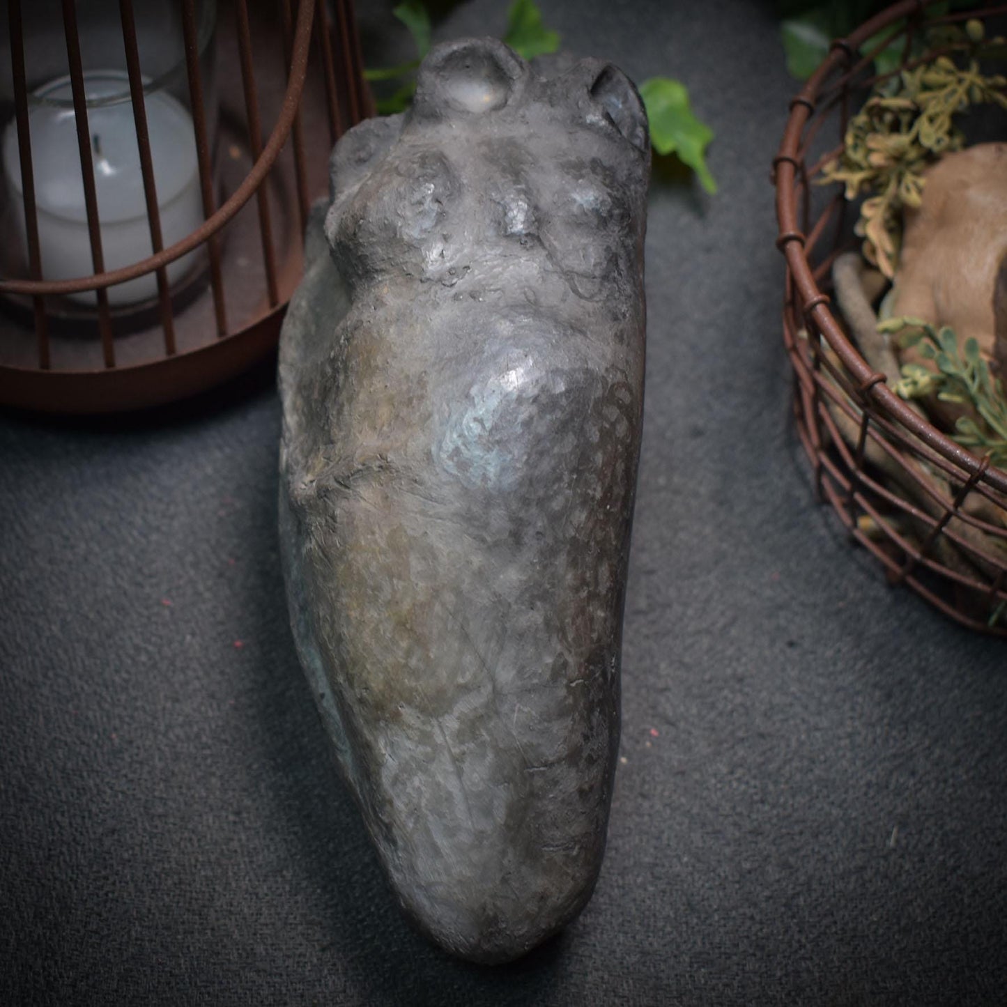 Handgefertigtes anatomisches Herz aus Ton - traditioneller Rauchbrand - Art.Nr.: SKU014