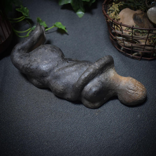 Skulptur ‚Sich nicht verbiegen‘ – Handgefertigte Rauchbrand-Kunst für innere Stärke & Selbstachtung