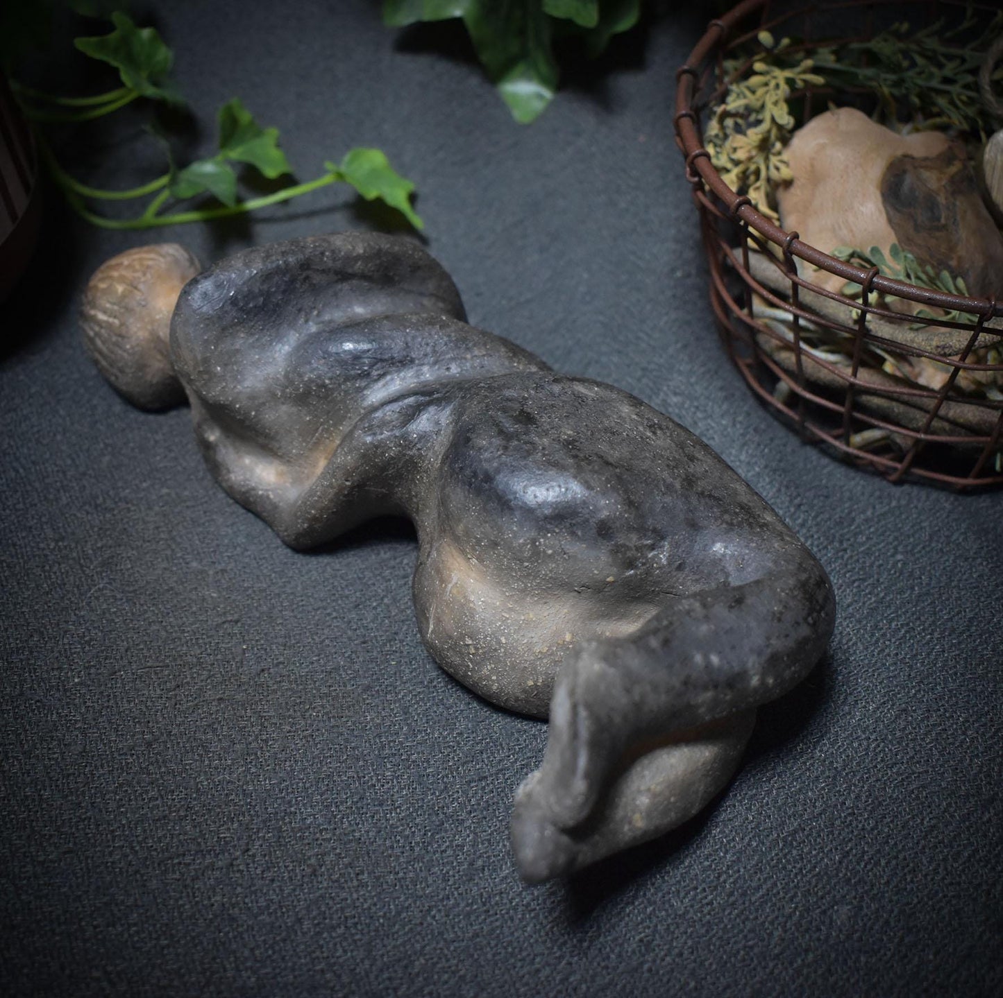 Skulptur ‚Sich nicht verbiegen‘ – Handgefertigte Rauchbrand-Kunst für innere Stärke & Selbstachtung - Art.Nr.: SKU031