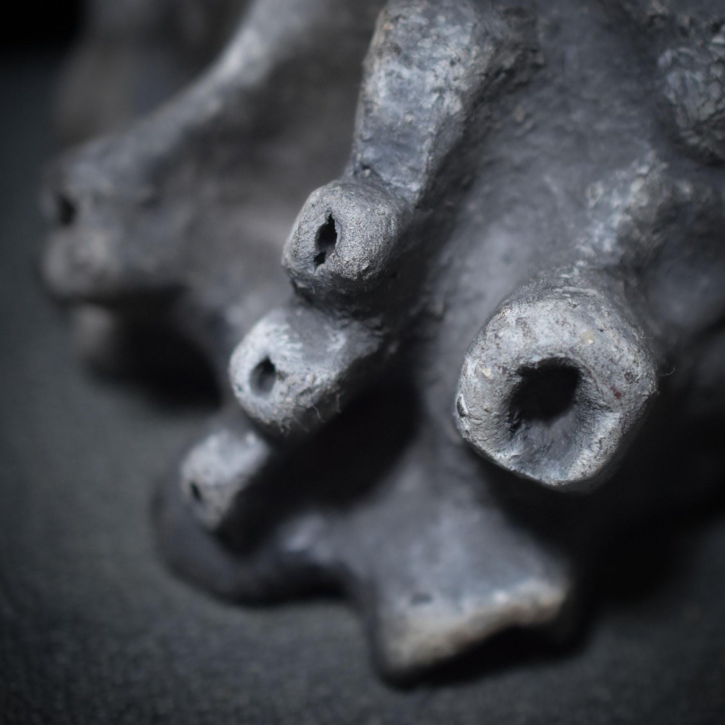 Handgefertigtes anatomisches Herz aus Ton – Ein herzliches Geschenk für besondere Menschen