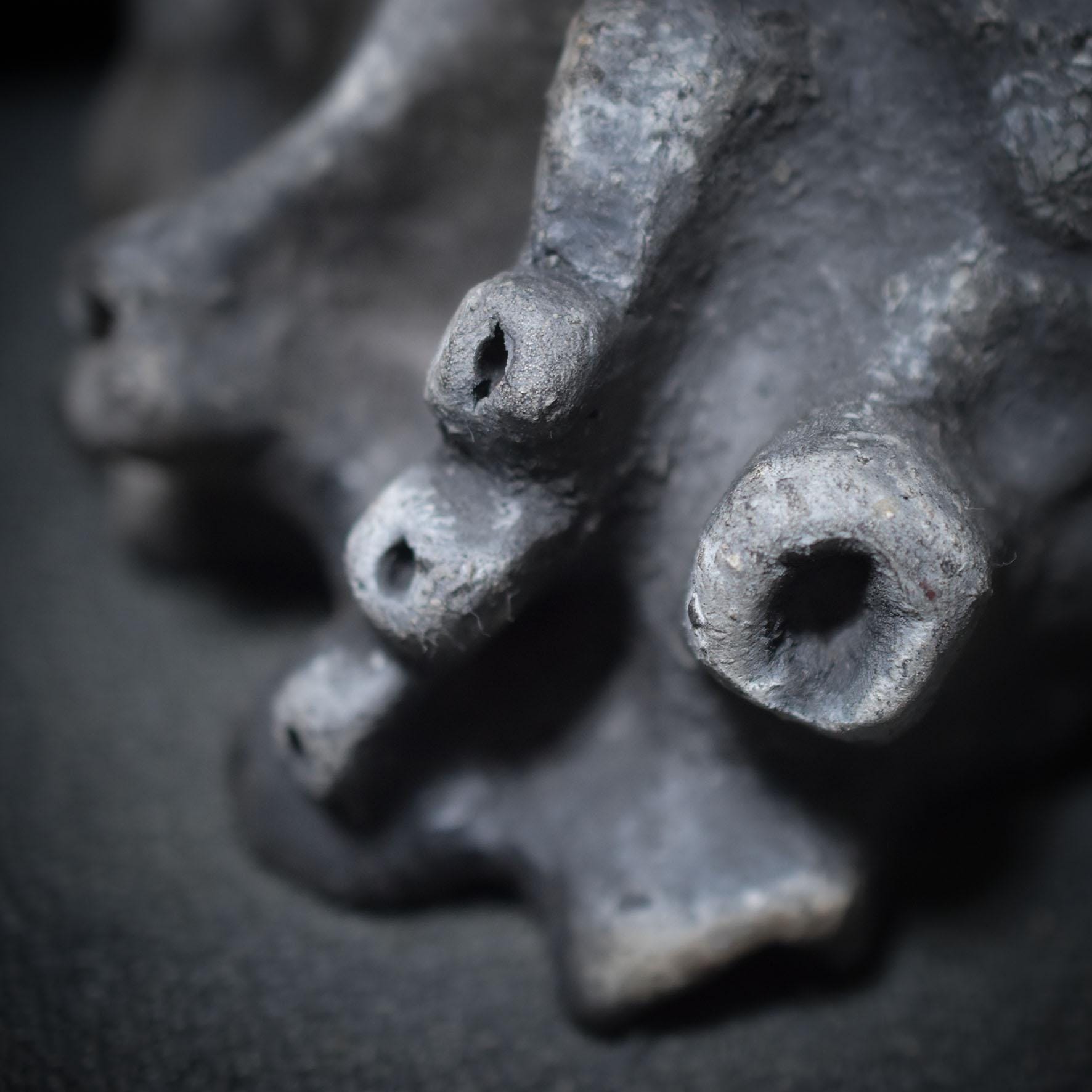 Handgefertigtes anatomisches Herz aus Ton – Ein herzliches Geschenk für besondere Menschen