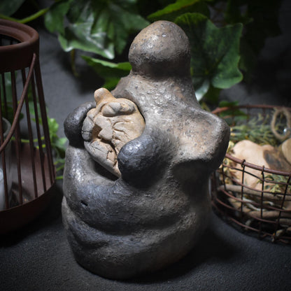 Skulptur aus traditionell gebranntem Ton "Gebrochenes Herz" – Ein Symbol für Heilung und Selbstliebe - Art.Nr.: SKU020