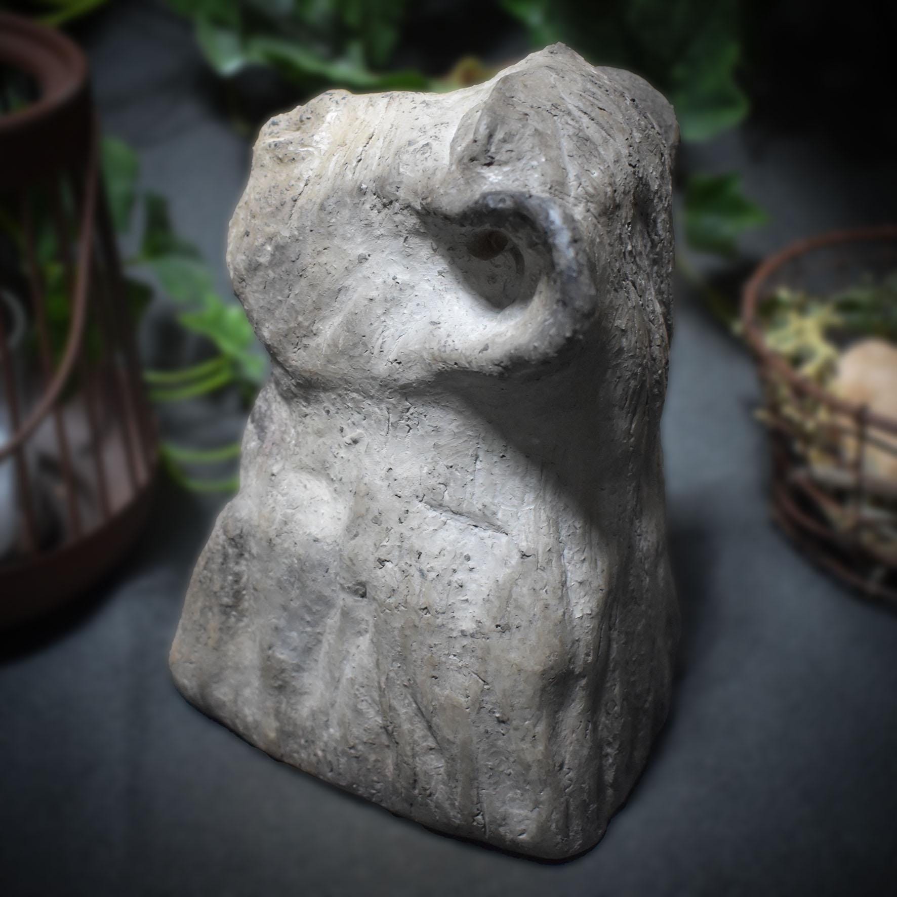 Handgefertigte Rauchbrand-Tonskulptur – Primat: Vom Affen zum Menschen | Krafttier der Leichtigkeit Art.Nr. SKU040