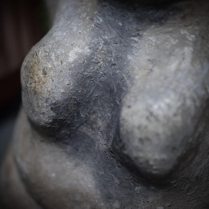 Handgefertigte Skulptur "Gedankenchaos" – Ausdruck der Verwirrung und Klarheit