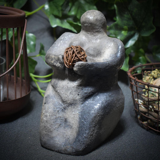 Skulptur „Fokus“ – Dein Weg zu Klarheit und innerer Ruhe traditionelle Rauchbrandkunst - Art.Nr.: SKU041