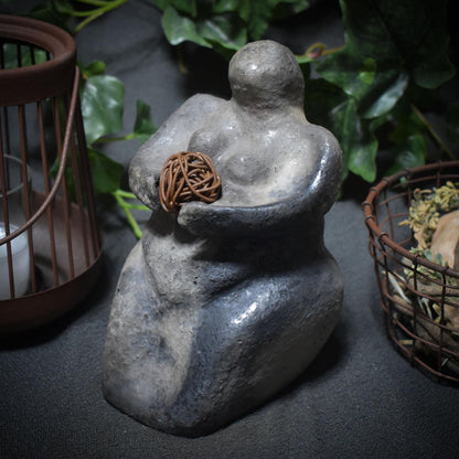 Skulptur „Fokus“ – Dein Weg zu Klarheit und innerer Ruhe traditionelle Rauchbrandkunst - Art.Nr.: SKU041