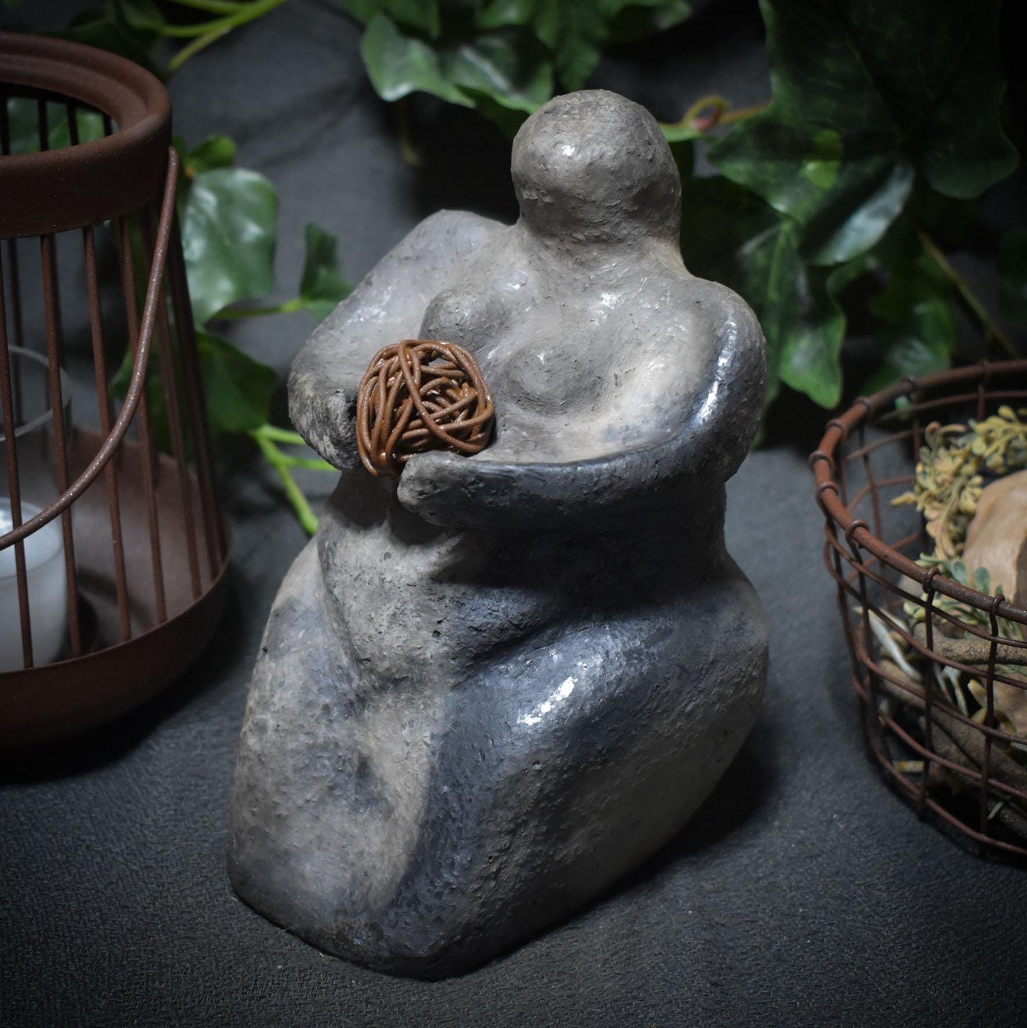 Skulptur „Fokus“ – Dein Weg zu Klarheit und innerer Ruhe traditionelle Rauchbrandkunst