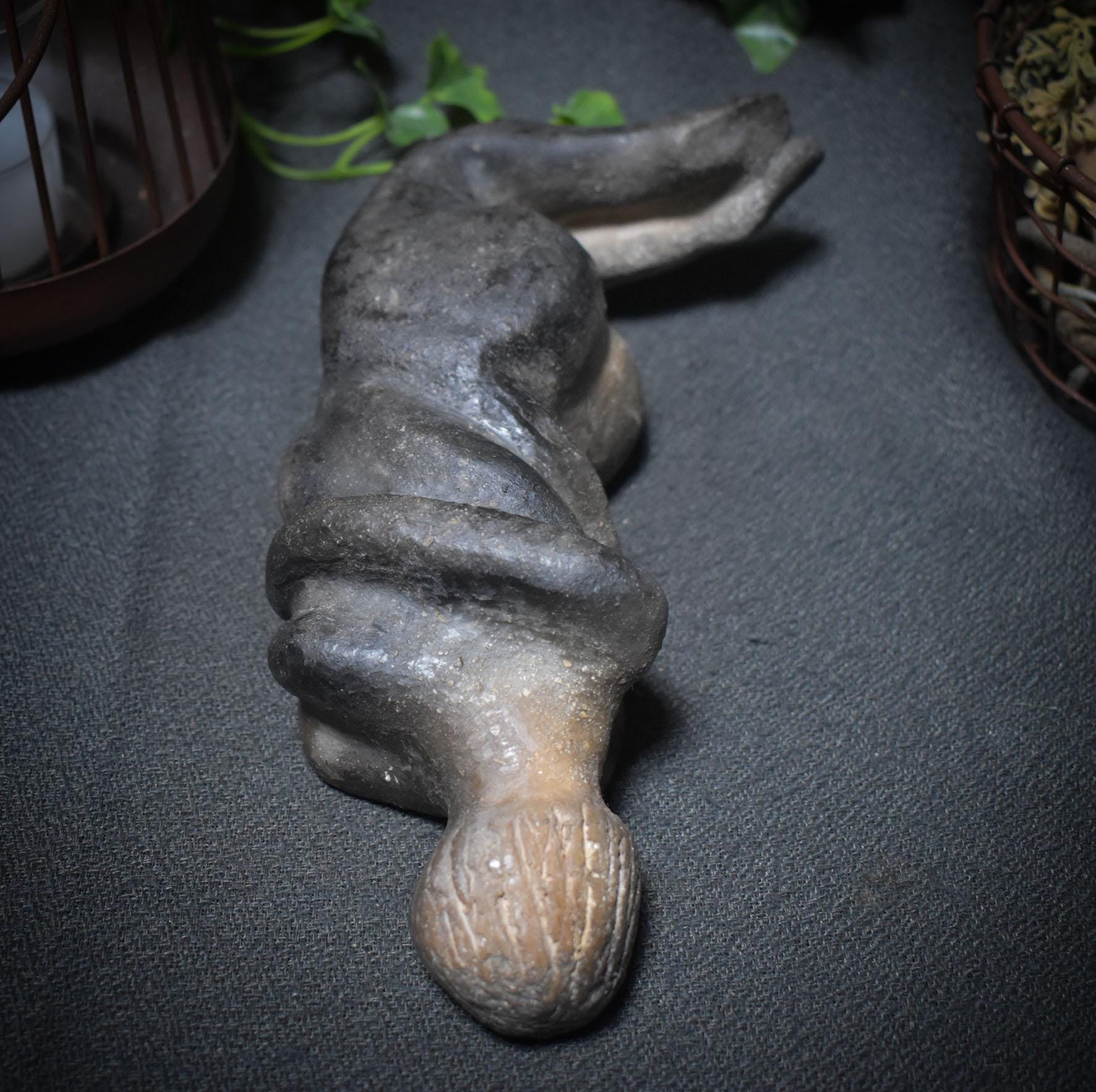 Skulptur ‚Sich nicht verbiegen‘ – Handgefertigte Rauchbrand-Kunst für innere Stärke & Selbstachtung