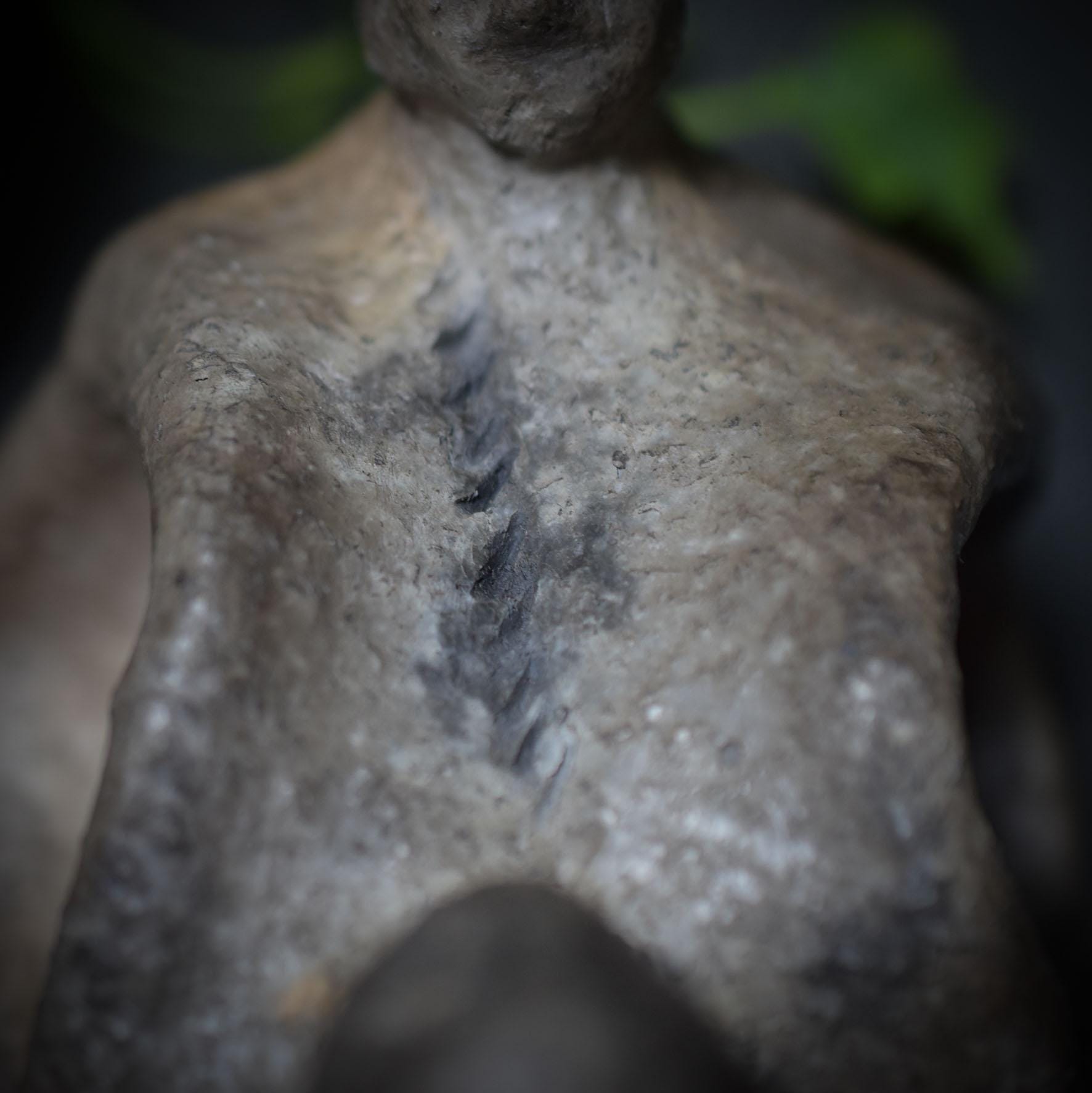 Silberschnur – Eine Skulptur, die Körper und Seele verbindet - Verkörperung von Leben & Tod