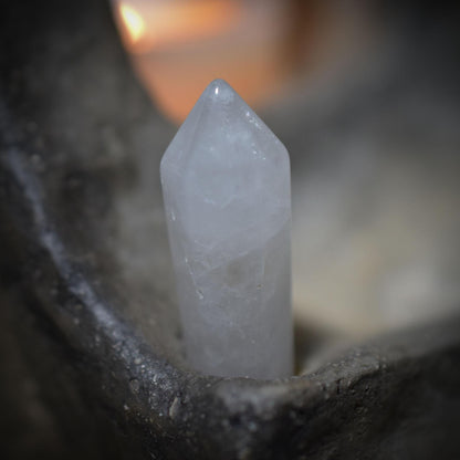 Portal ins Licht - Handgefertigter Rauchbrand-Teelichthalter mit Bergkristallen - Art.Nr.: TKH004