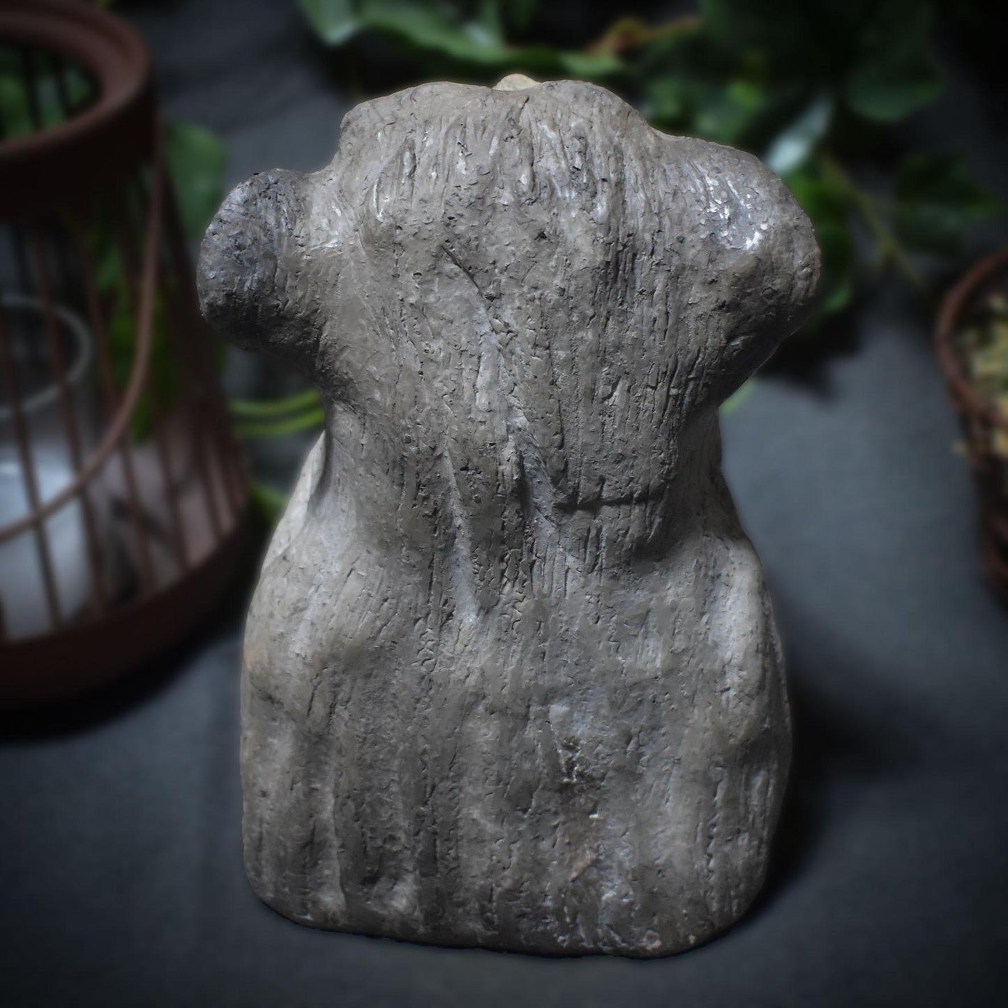 Handgefertigte Rauchbrand-Tonskulptur – Primat: Vom Affen zum Menschen | Krafttier der Leichtigkeit Art.Nr. SKU040