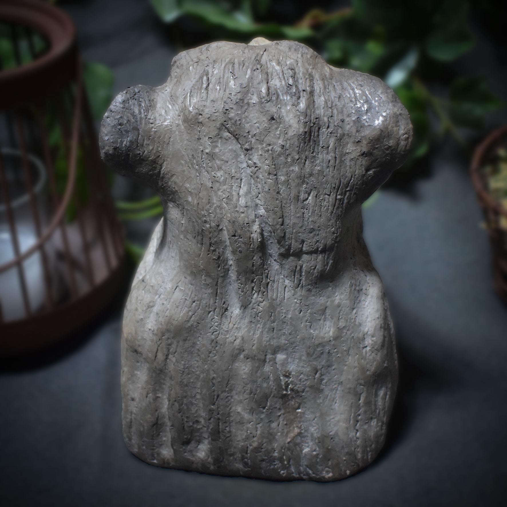 Handgefertigte Rauchbrand-Tonskulptur – Primat: Vom Affen zum Menschen | Krafttier der Leichtigkeit Art.Nr. SKU040