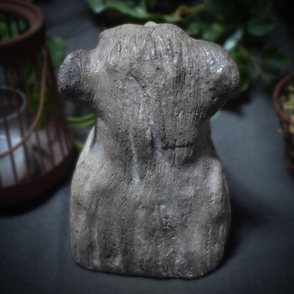 Handgefertigte Rauchbrand-Tonskulptur – Primat: Vom Affen zum Menschen | Krafttier der Leichtigkeit Art.Nr. SKU040