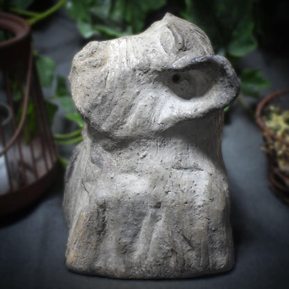 Handgefertigte Rauchbrand-Tonskulptur – Primat: Vom Affen zum Menschen | Krafttier der Leichtigkeit Art.Nr. SKU040