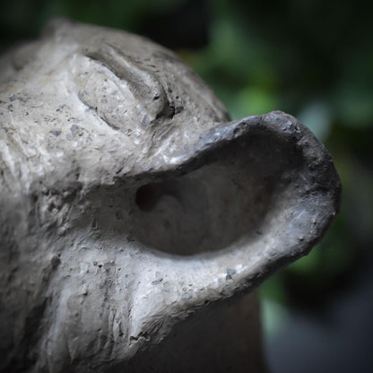 Handgefertigte Rauchbrand-Tonskulptur – Primat: Vom Affen zum Menschen | Krafttier der Leichtigkeit Art.Nr. SKU040