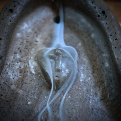 Dein persönlicher Göttinnen Schrein – Handgefertigter Rückfluss-Räucherkegelhalter - Art.Nr.: SCH002