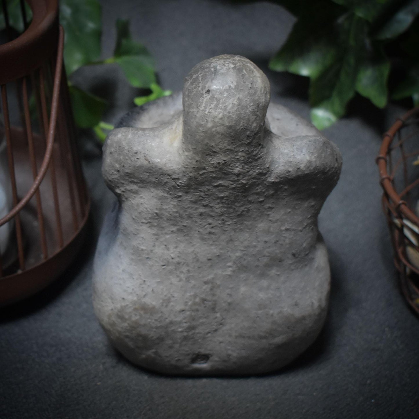 Skulptur „Fokus“ – Dein Weg zu Klarheit und innerer Ruhe traditionelle Rauchbrandkunst