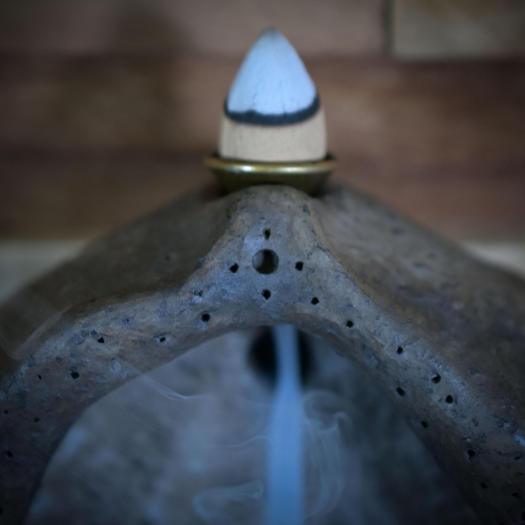 Dein persönlicher Göttinnen Schrein – Handgefertigter Rückfluss-Räucherkegelhalter - Art.Nr.: SCH002