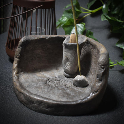 Dein mystischer Eckschrein mit Labyrinth-Relief – Handgefertigt für Räuchermagie & Spiritualität - Art.Nr.: SCH004