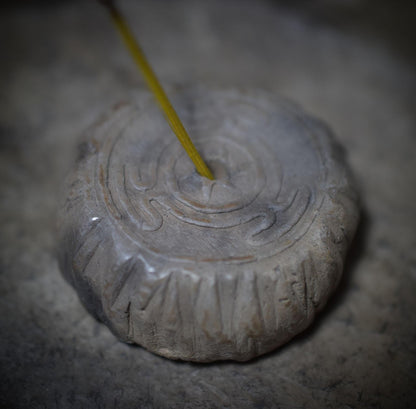 Eckschrein „Hekates Wheel“ – Dein Hausaltar für Räuchermagie und spirituelle Kraft - Art.Nr.: SCH005