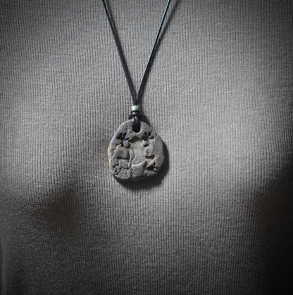 Krafttier-Amulett „Frosch“ – schamanischer Talisman mit verstellbarem Leder- oder Baumwollband