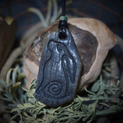 Krafttier-Amulett „Hase“ – schamanischer Talisman mit verstellbarem Leder- oder Baumwollband - Art.Nr.: AMU011