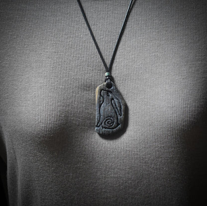 Krafttier-Amulett „Hase“ – schamanischer Talisman mit verstellbarem Leder- oder Baumwollband - Art.Nr.: AMU011