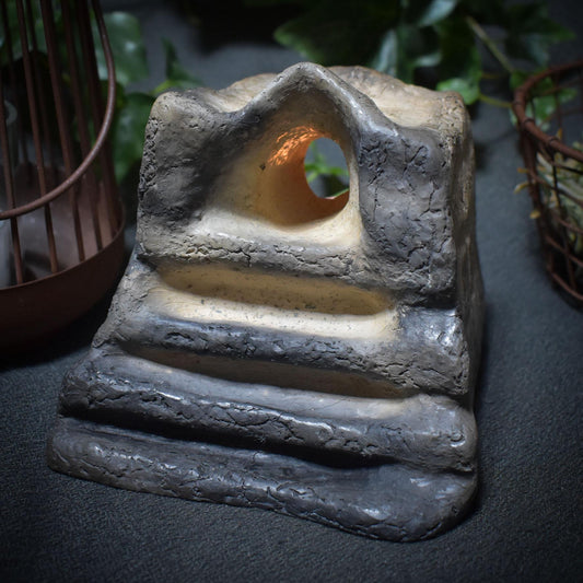 Portal ins Licht - handgefertigter Teelichthalter aus traditioneller Rauchbrandkunst - Art.Nr.: TKH008