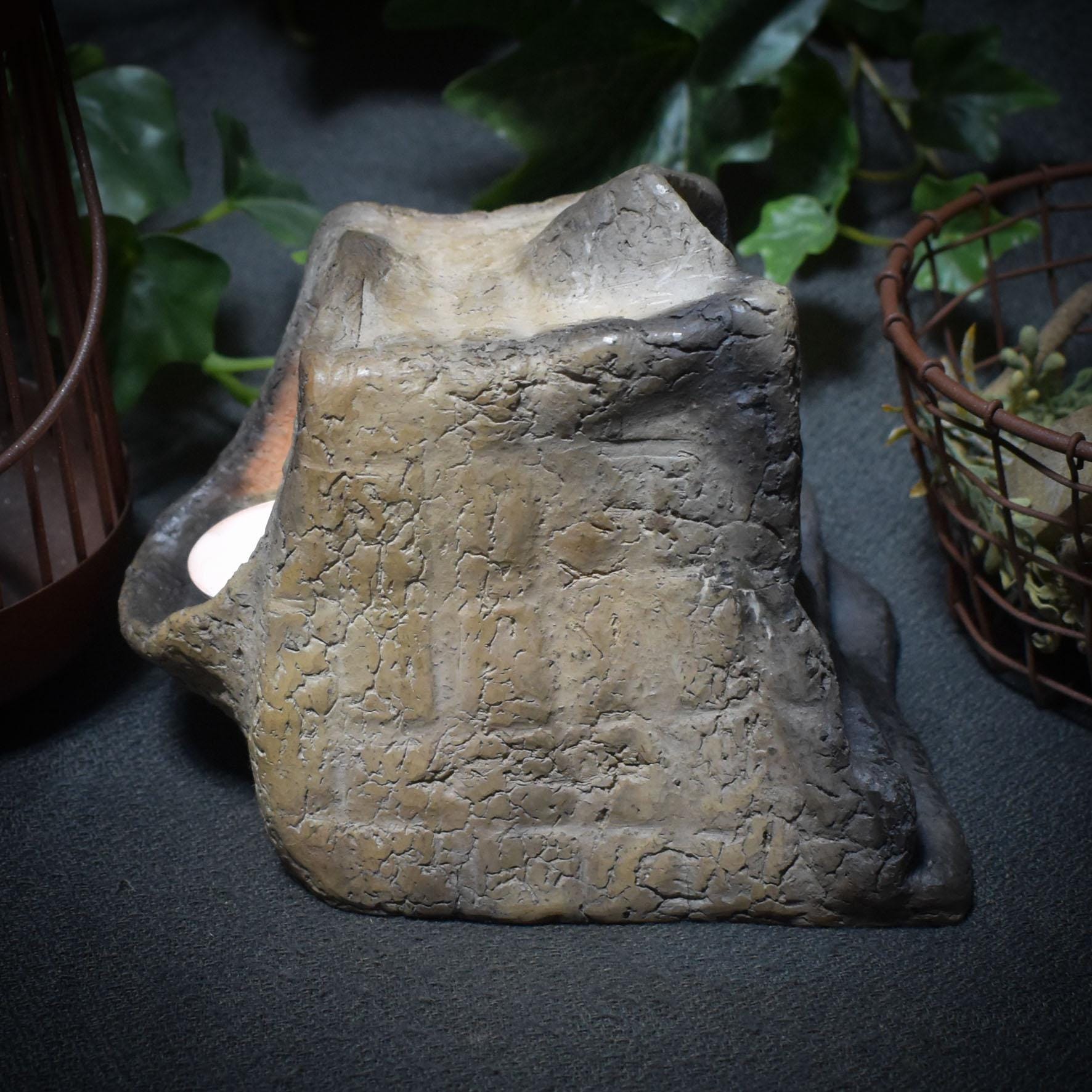 Portal ins Licht - handgefertigter Teelichthalter aus traditioneller Rauchbrandkunst