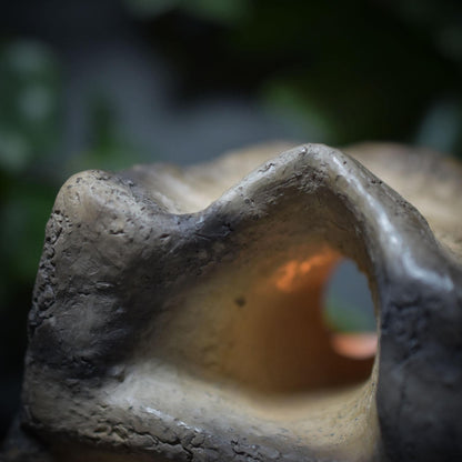 Portal ins Licht - handgefertigter Teelichthalter aus traditioneller Rauchbrandkunst