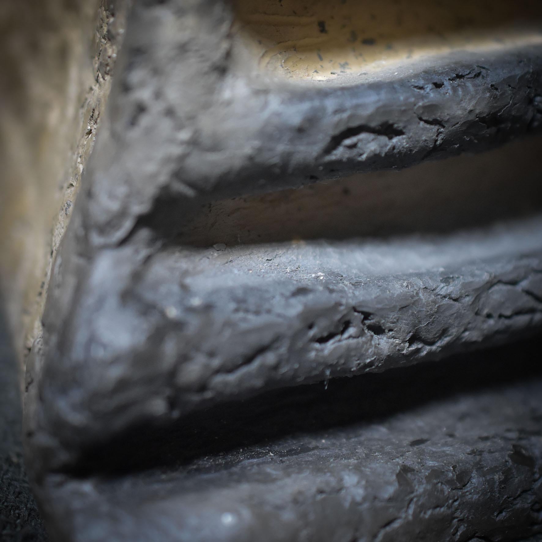 Portal ins Licht - handgefertigter Teelichthalter aus traditioneller Rauchbrandkunst - Art.Nr.: TKH008