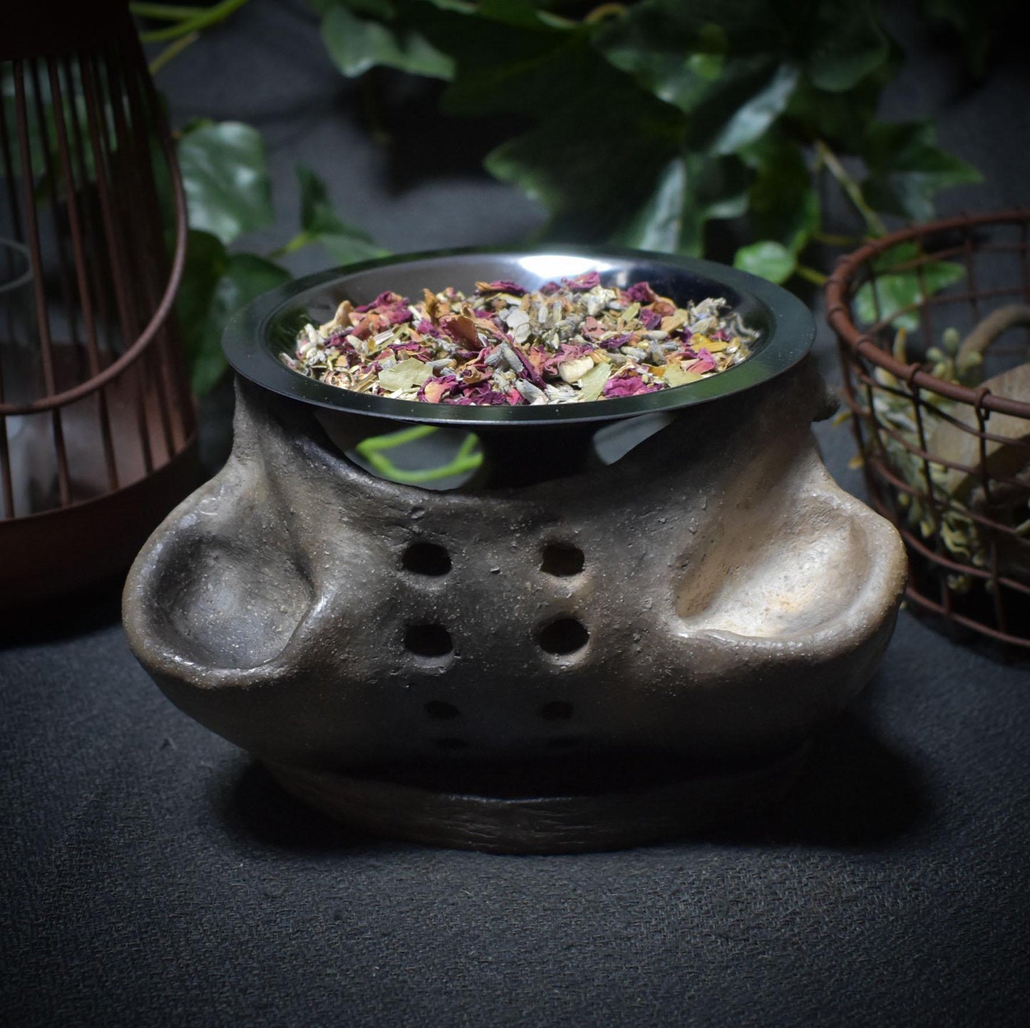 Räucherstövchen ‚Weibliches Becken‘ – Handgefertigter Altarbegleiter für kraftvolle Räucherrituale - Art.Nr.: RÄG013