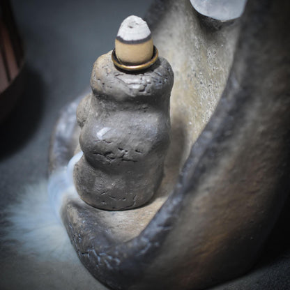 Dein wandmontierter Hausaltar mit Rückfluss Räucherkegelhalter – wo Göttinnenkraft und Erdverbundenheit fließen - Art.Nr.: SCH014