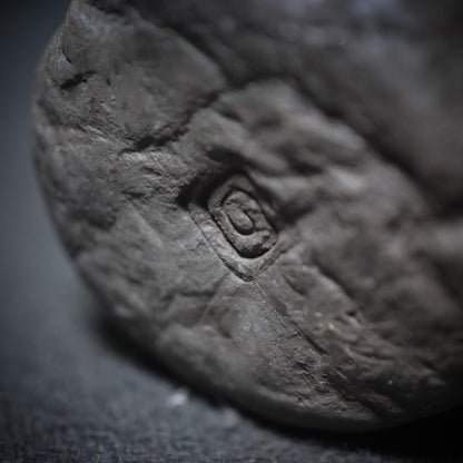 Schamanische Zylinder-Rassel – Trägerin der Lebensspirale - Handrassel - Art.Nr.: SRA018