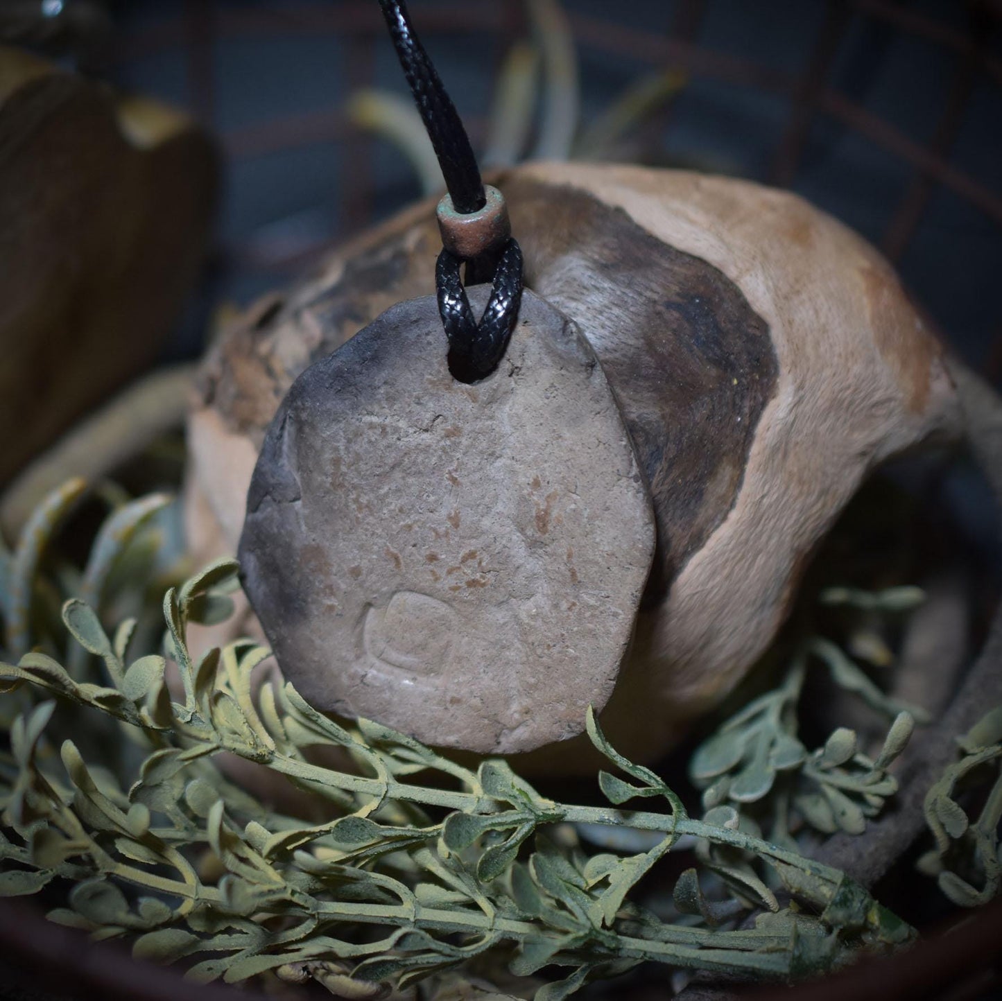 Krafttier-Amulett „Frosch“ – schamanischer Talisman mit verstellbarem Leder- oder Baumwollband - Art.Nr.: AMU007