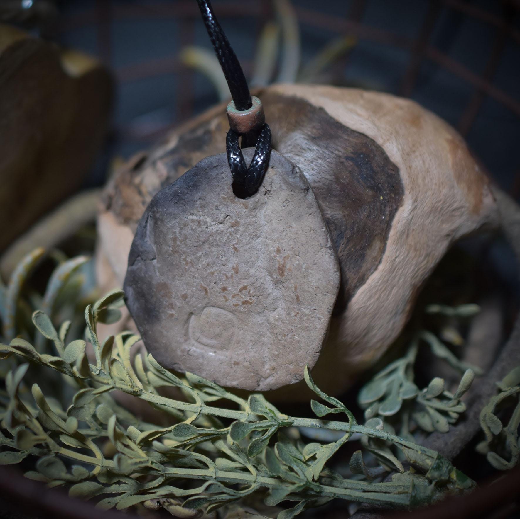 Krafttier-Amulett „Frosch“ – schamanischer Talisman mit verstellbarem Leder- oder Baumwollband - Art.Nr.: AMU007