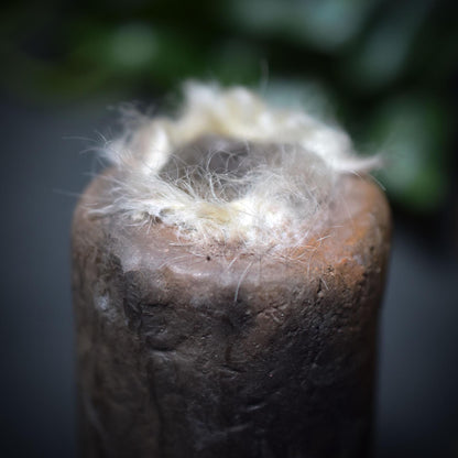 Schamanische Zylinder-Rassel – Trägerin der Lebensspirale - Handrassel