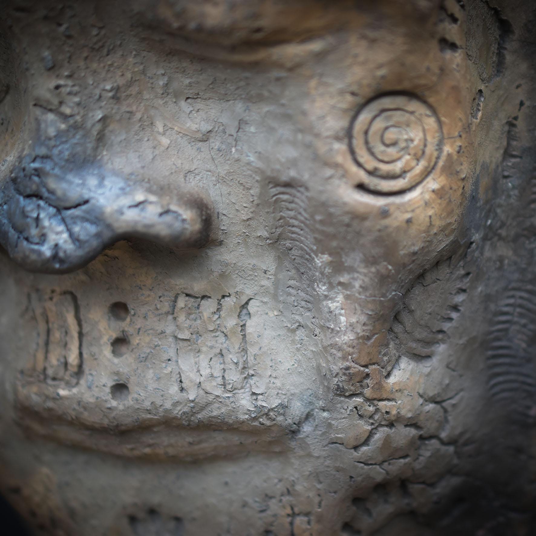 Maske der Ahnen – Urzeitliche Magie an deiner Wand - außergewöhnliche Raumdeko - Art.Nr.: HEX009