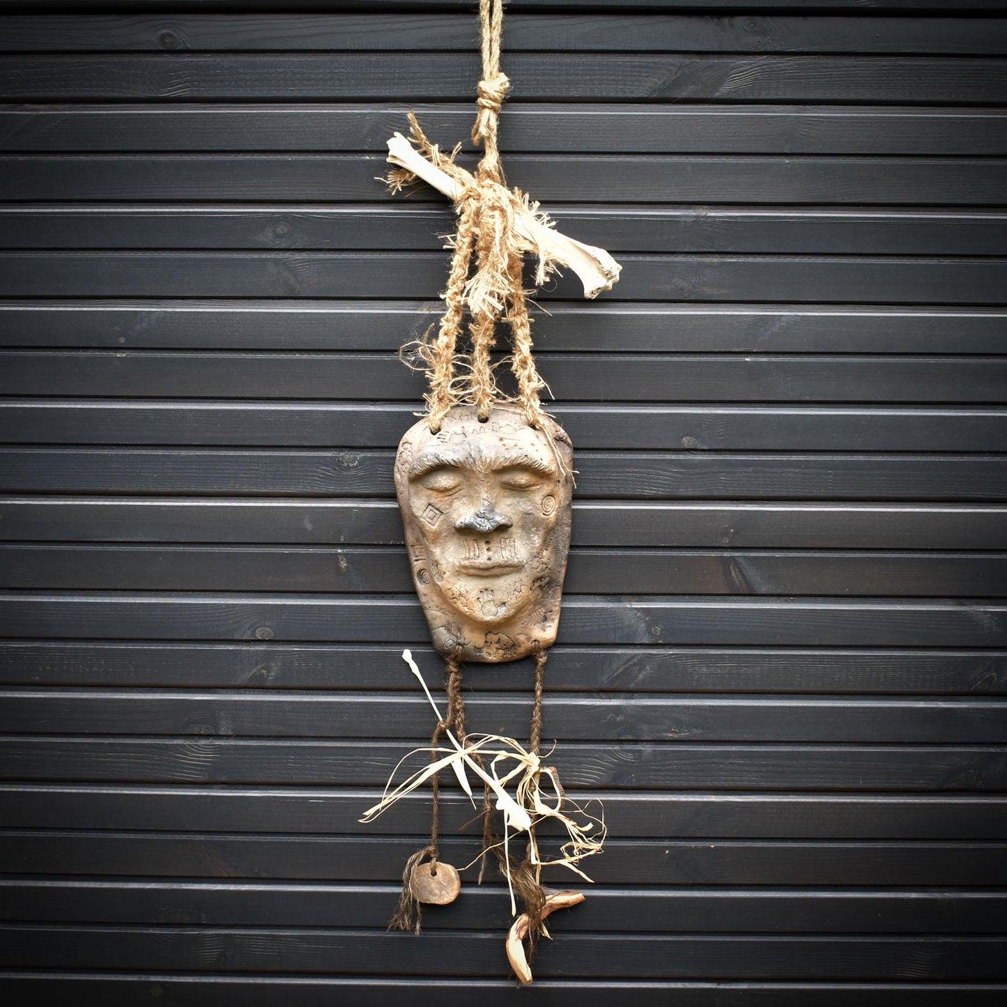 Maske der Ahnen – Urzeitliche Magie an deiner Wand - außergewöhnliche Raumdeko