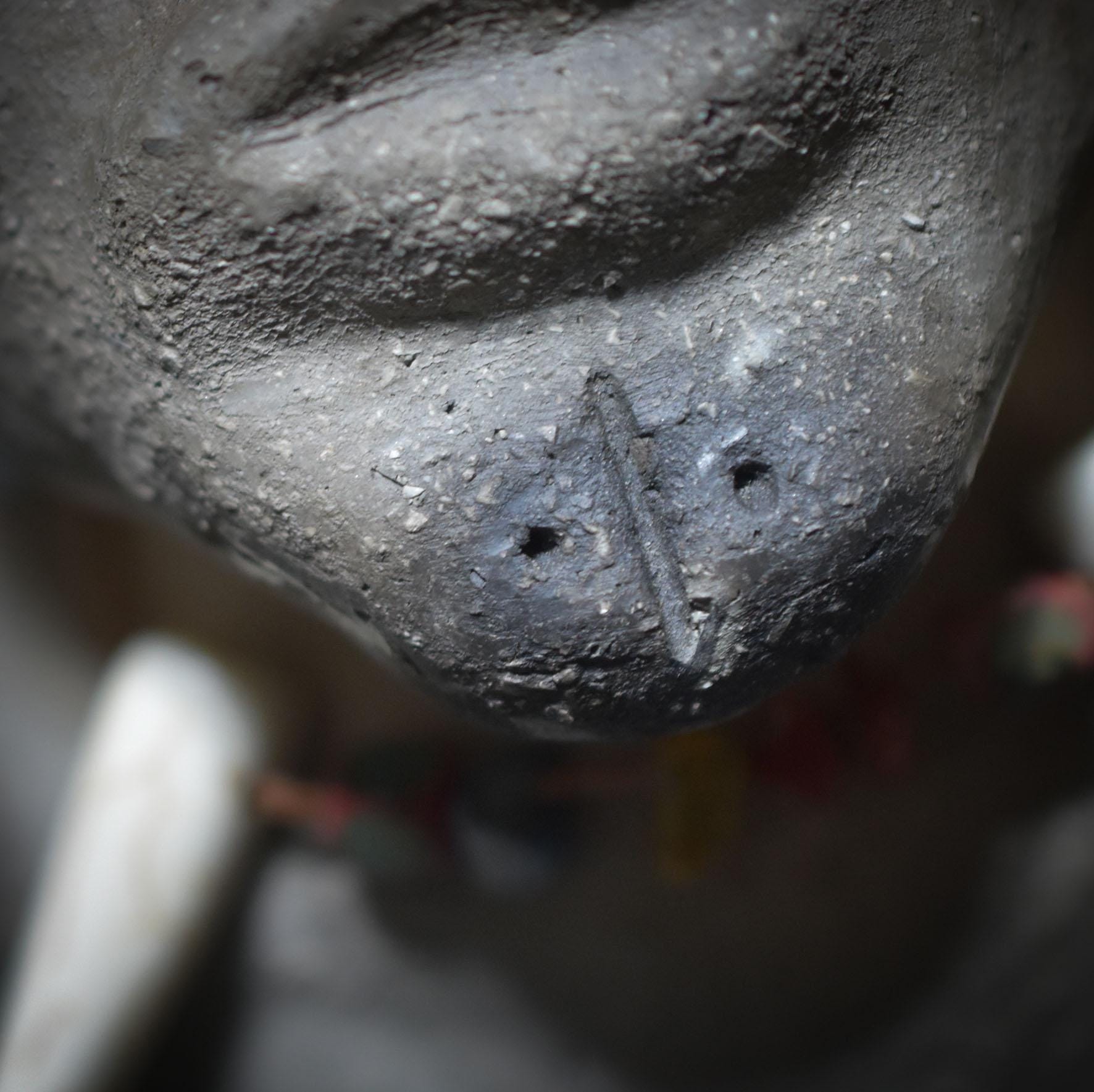 Schamanische Stammeskrieger-Büste – Macht & Mystik in Ton vereint und im Feuer geboren - Art.Nr.: SKU075