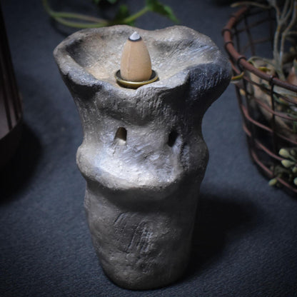 Rückfluss-Räucherkegelhalter aus Rauchbrand-Ton – Pilzform für Rituale & Altäre - spirituelle Deko