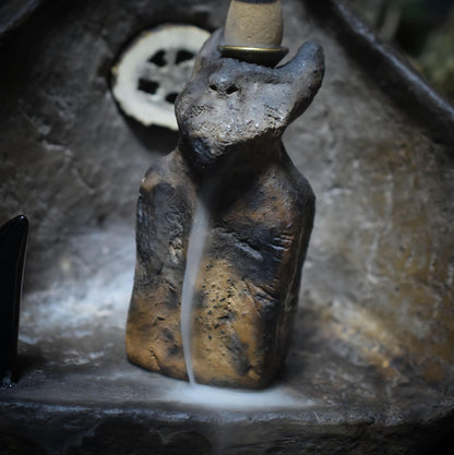 Hausaltar mit dem gehörnten Gott Cernunnos -mit Rückfluss Räucherkegelhalter - Heiliger Raum für Ritual und Magie – Art.Nr.: SCH015
