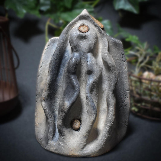 Quelle des Seins – Yoni-Göttin für selbstbestimmte Weiblichkeit - spirituelle Rauchbrandkunst - Art.Nr.: SKU084