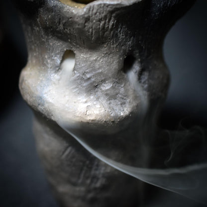 Rückfluss-Räucherkegelhalter aus Rauchbrand-Ton – Pilzform für Rituale & Altäre - spirituelle Deko