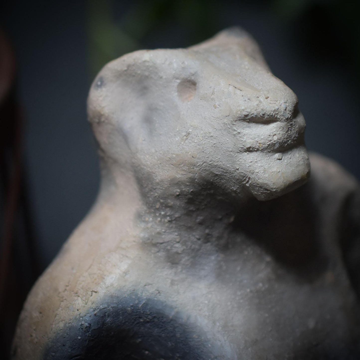 Löwenmenschen Paar/auch einzeln erhältlich/neolithisch inspirierte Skulpturen aus Rauchbrand-Ton/primitive Kunst/Art.Nr.: SKU092