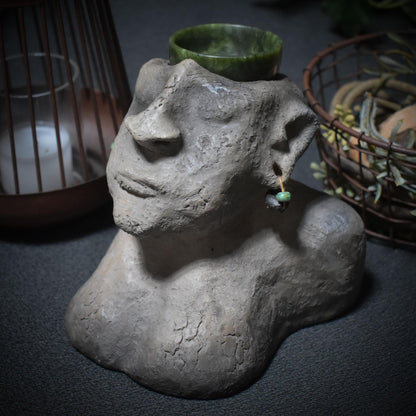 Büste Indigene Frau aus Ton, Altar Skulptur mit Bambusachat Schale, Spirituelle Keramik Kunst, Unikat handgeformt, Ahnen Deko Figur SKU097