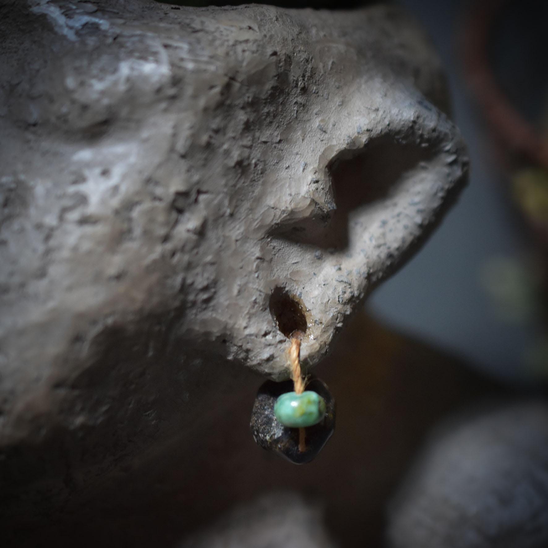 Büste einer indigenen Frau mit Gabenschale aus Bambusachat – Rauchbrand & Naturmaterialien - primitive Kunst - Art.Nr.: SKU097