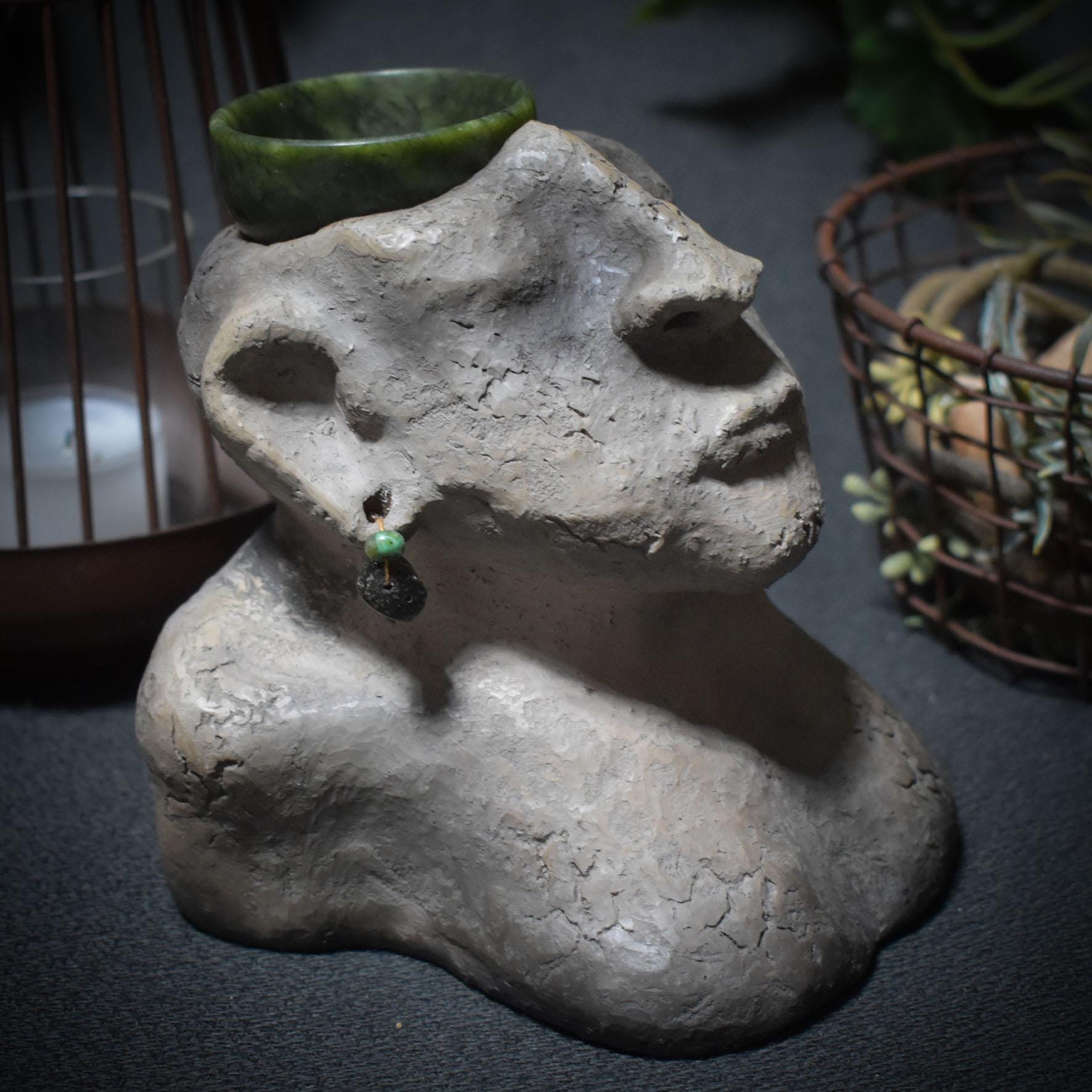 Büste Indigene Frau aus Ton, Altar Skulptur mit Bambusachat Schale, Spirituelle Keramik Kunst, Unikat handgeformt, Ahnen Deko Figur SKU097