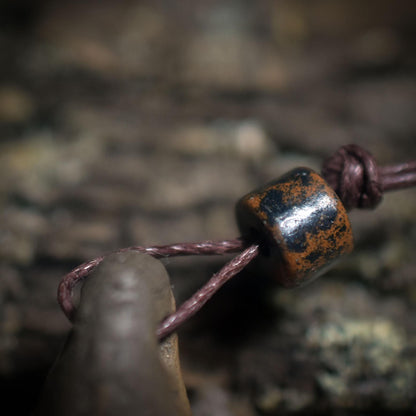 Amulett „Archaische Venus“ – Weibliche Urkraft in Rauchbrandkunst - Ein Zeichen für Schöpfung und das Heilige Weibliche - Art.Nr.: AMU050